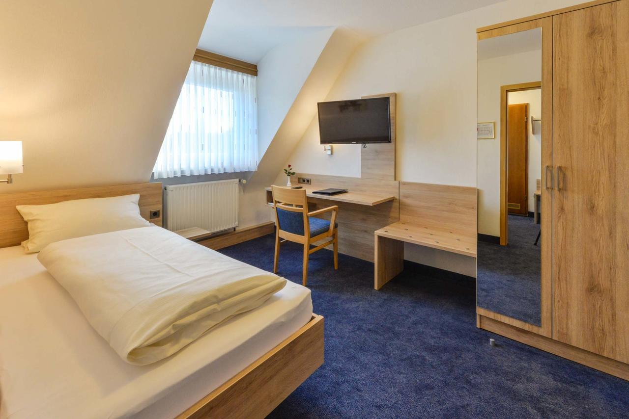 Hotel-Gasthof Rotes Ross Heroldsberg Buitenkant foto
